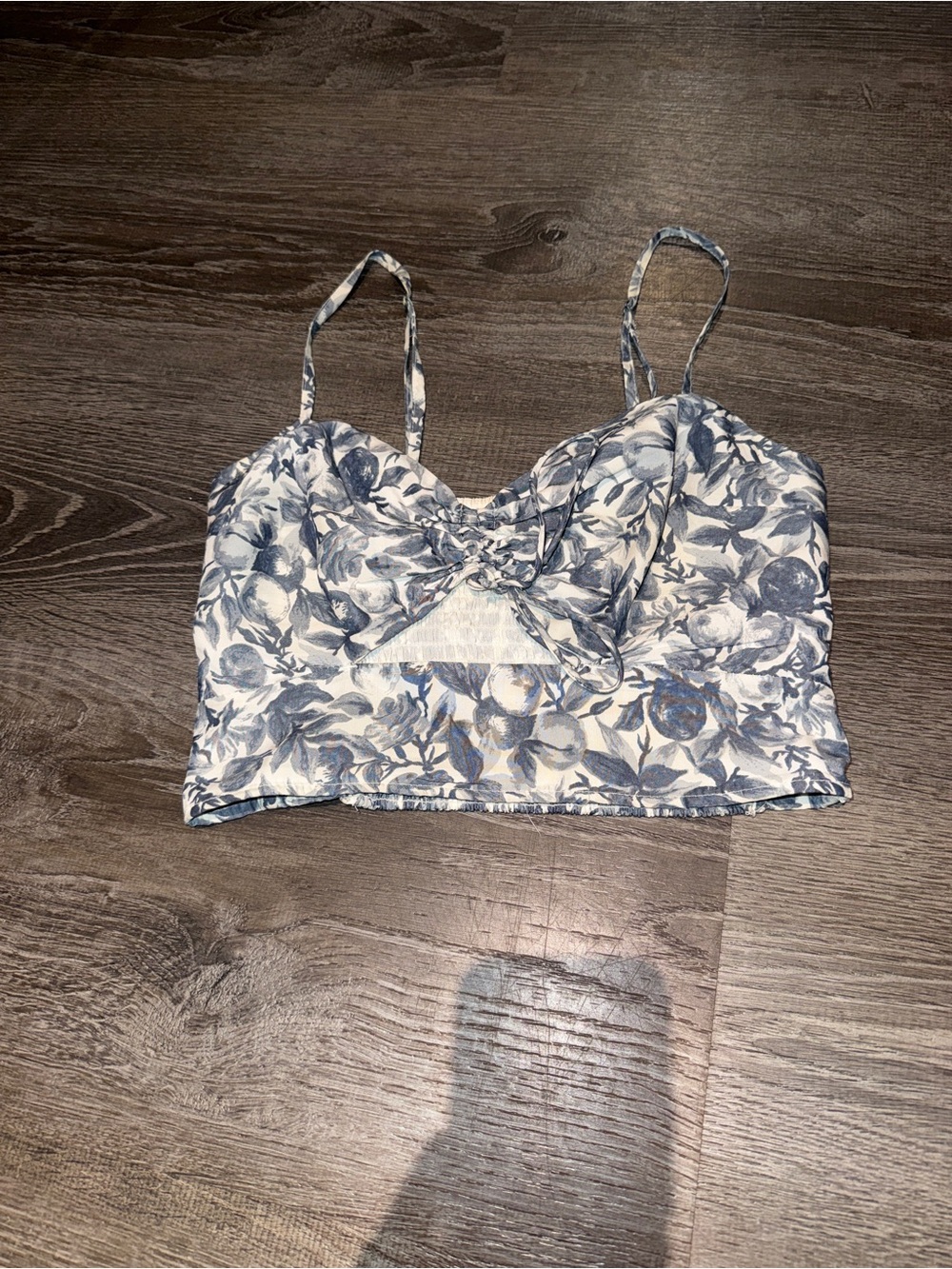 Abercrombie & Fitch Blue and White Floral Crop Top